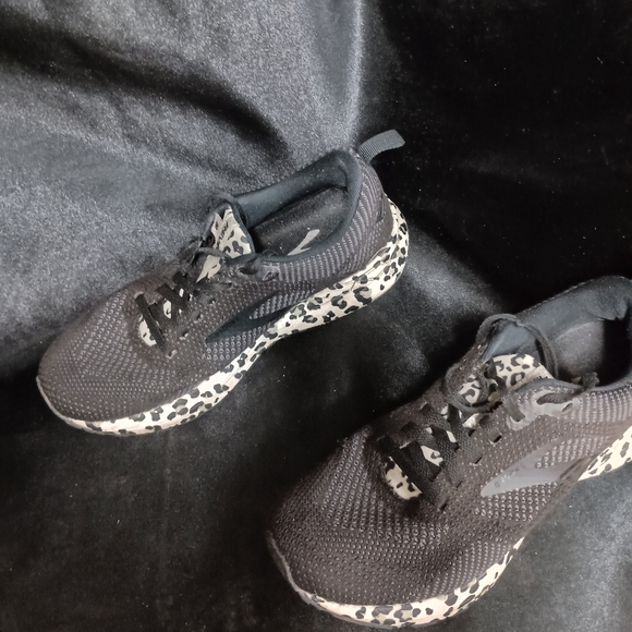 Brooks Black and White Athletic Shoes - Picture 4 of 14